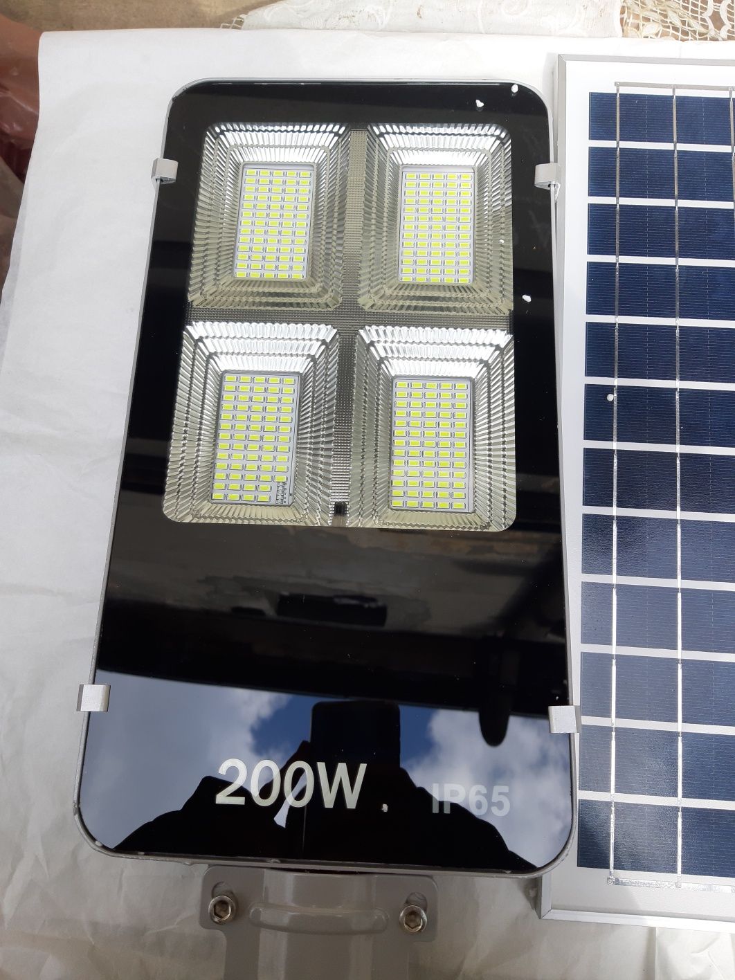 Lampă solară 200w încărcare