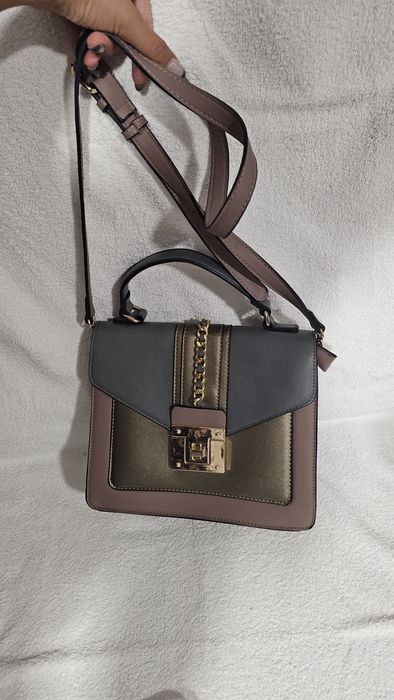 Poșetă elegantă roz/gri de mana dar si crossbody