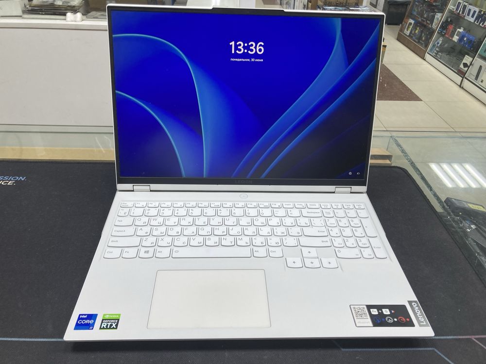 LEGION i7-11800H 16/512 RTX 3060