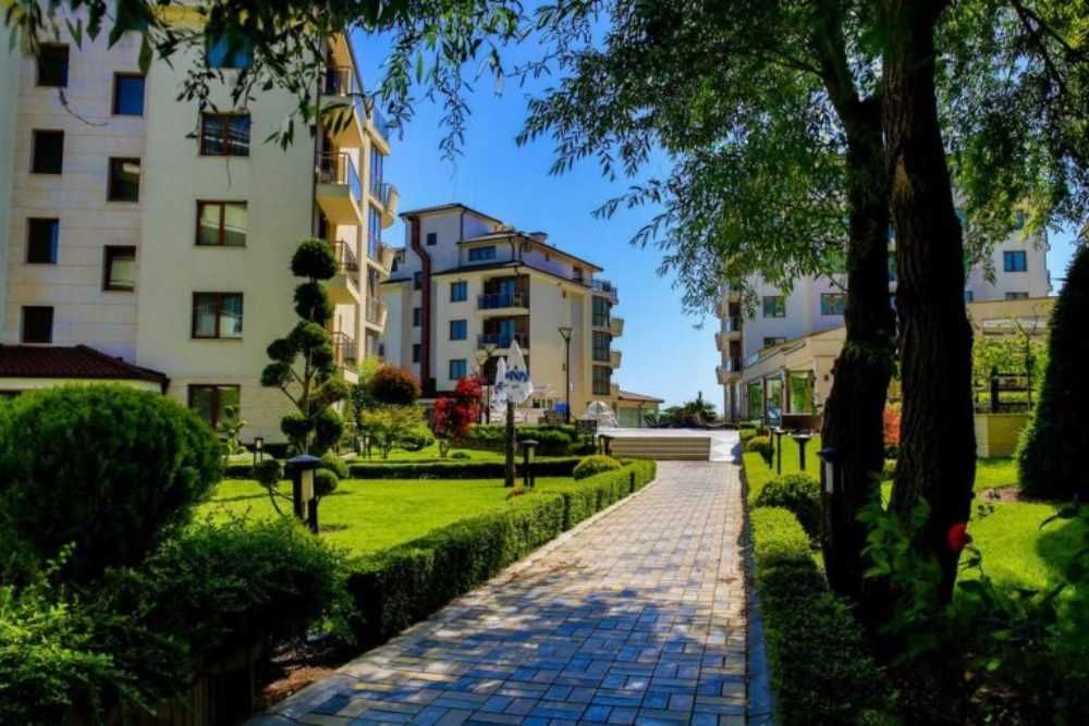 Продава се Двустаен апартамент в с. Шкорпиловци, Област Варна - 64 кв.м за 1051 €/кв.м - Снимка #16