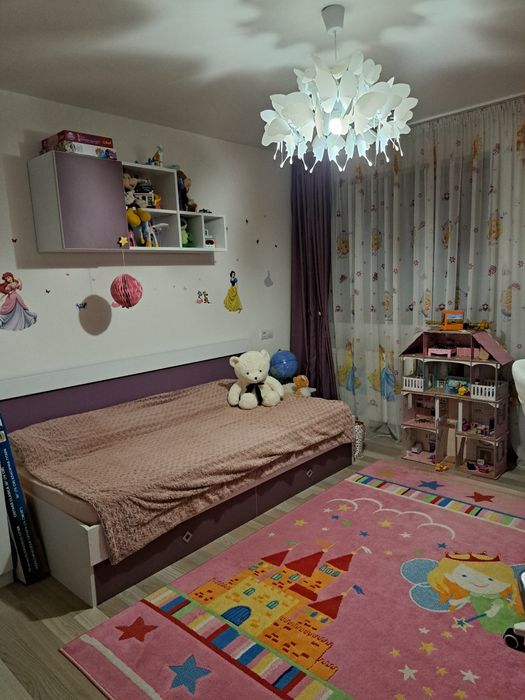 Camera fetite- în stare foarte buna