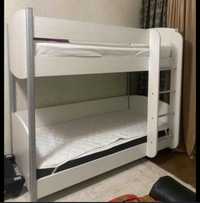 Двухъярусная /двухэтажная кровать с матрасом