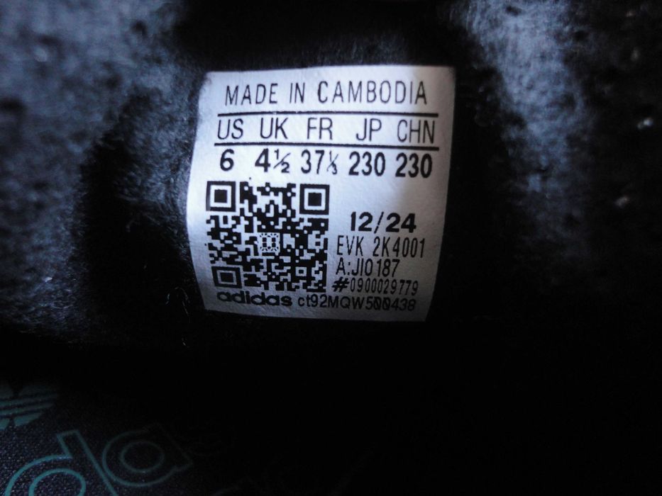 N37,5 Adidas/нови/естествена кожа/дамски маратонки