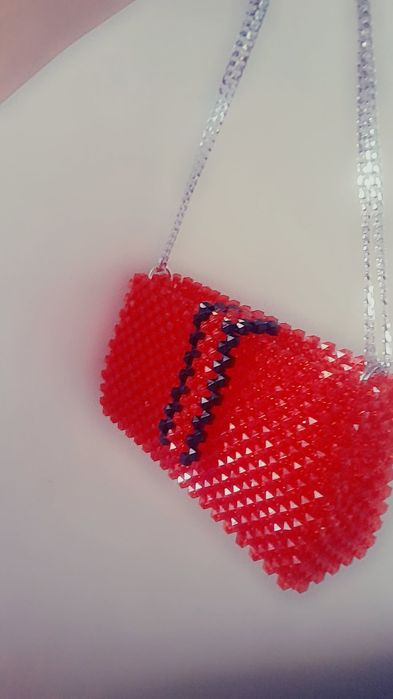 Qo‘lda to‘qilgan sumka