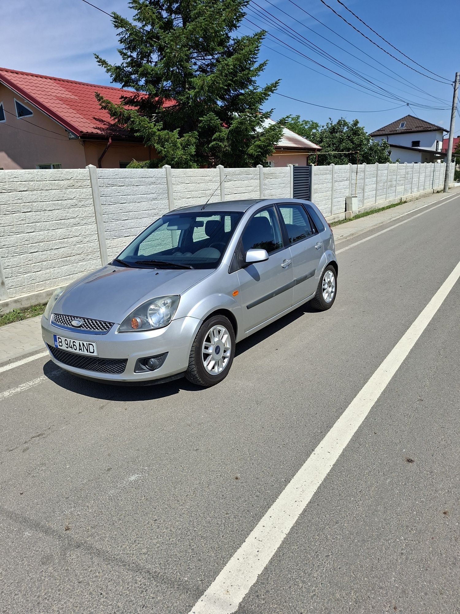 Vând  ford fiersta diesel 2007
