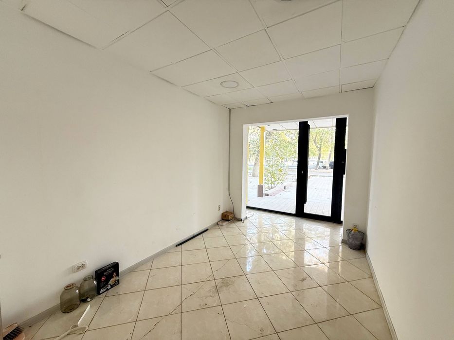 Продается коммерческое помещение, Мегапланет! Вдоль дороги