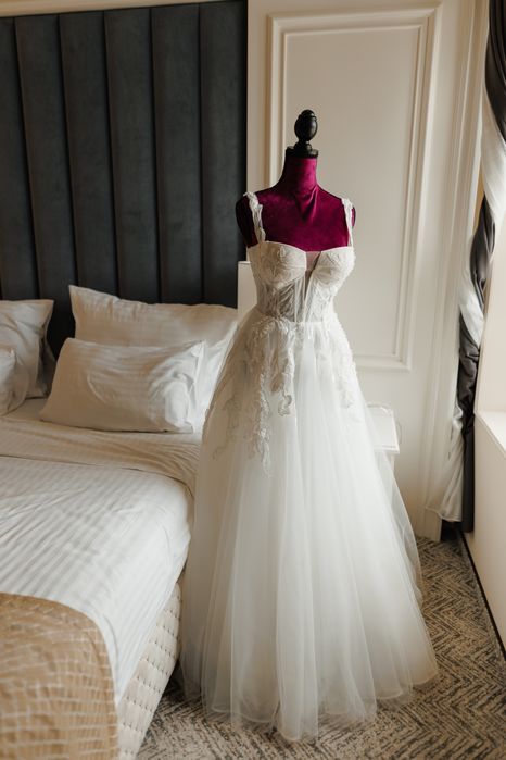 Vand rochie de mireasă