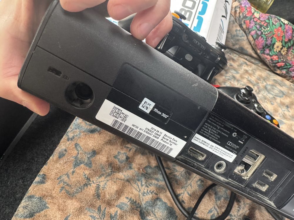 XBOX 360 в хорошем состояние