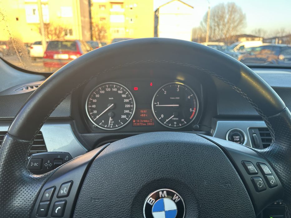 Vand masina personla cu toate actele la zi.