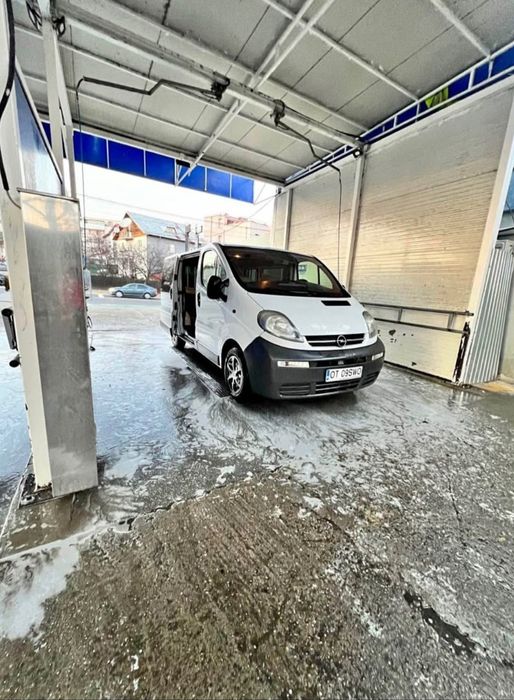 Vând Opel Vivaro