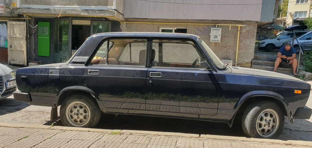 Lada 2105        1300