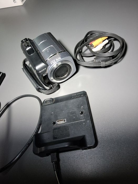 Sony Handycam DCR-SR85
