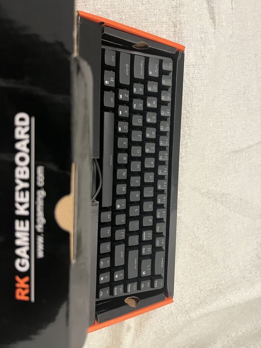 Tastatura mecanica Royal Kludge RK837 ca noua