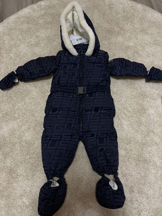 Космонавт GUESS чисто нов!