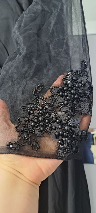 Vând rochie neagra de seara