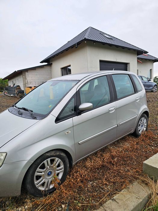 Vând Fiat Idea .