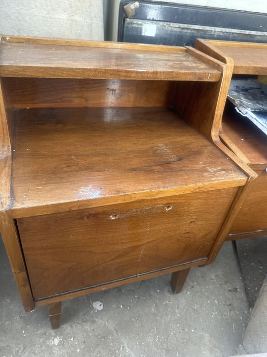 Отдам даром две тумбочки