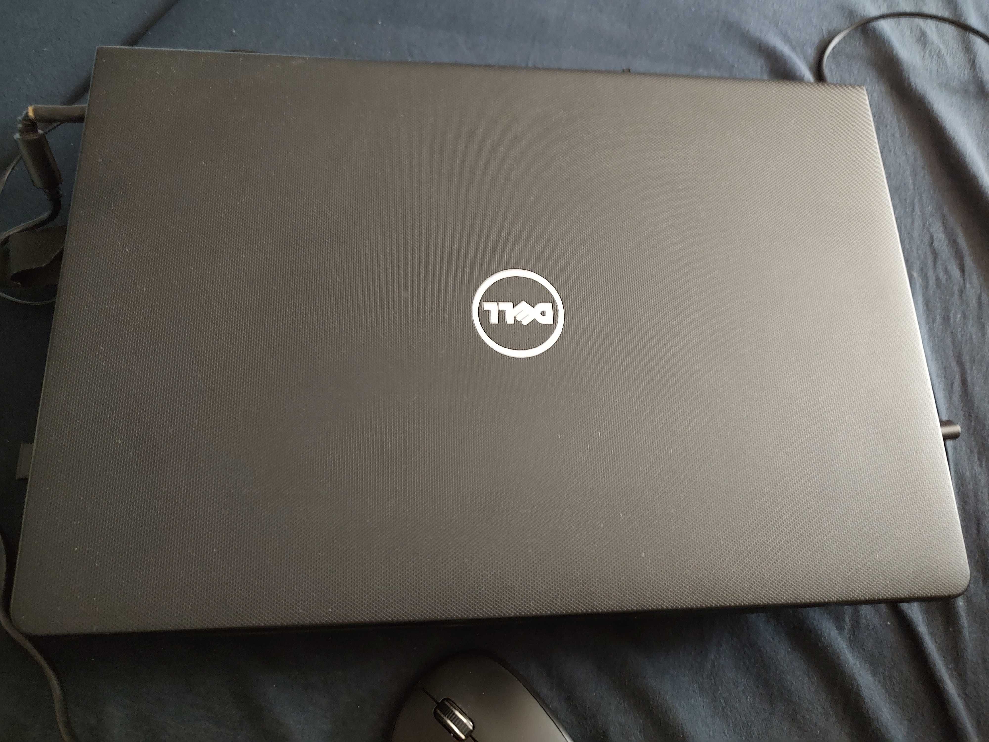 Laptop Dell Vostro 15 3000