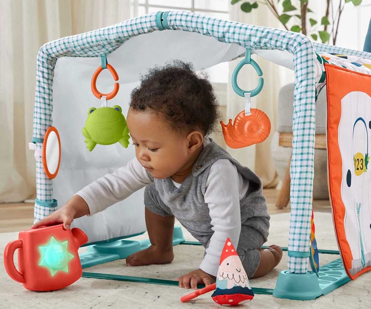 Активна гимнастика 3 в 1 Fisher Price Пълзи и играй Постелка с къщичка