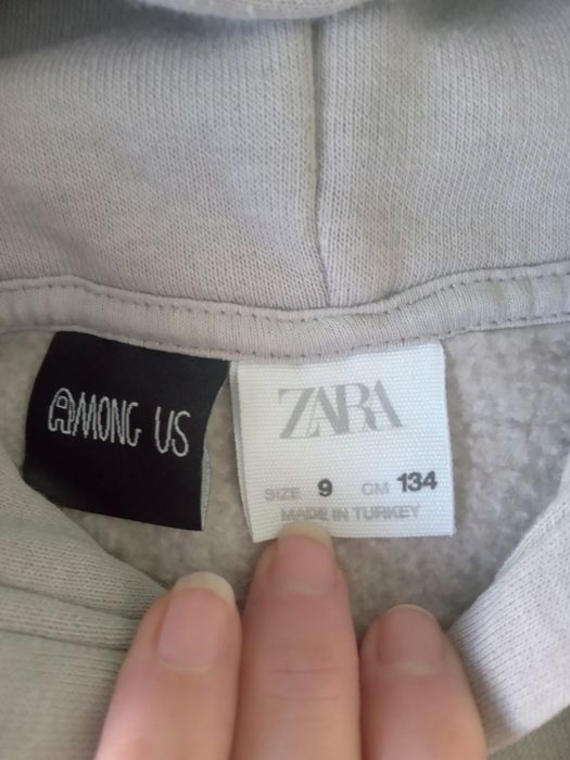 Vând hanorac Among Us 9 ani 134 cm