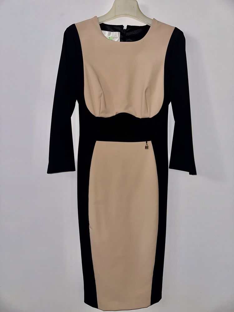 Elisabetta Franchi  Celyne b. de la 2700 lei la 1200 lei