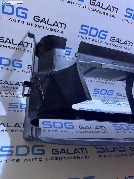 Grila Grilaj Deflector Captare Aer Trager Radiator BMW Seria 3 F30 F31 2011 - 2019 Cod 7401233 51747401233 187798 18779815