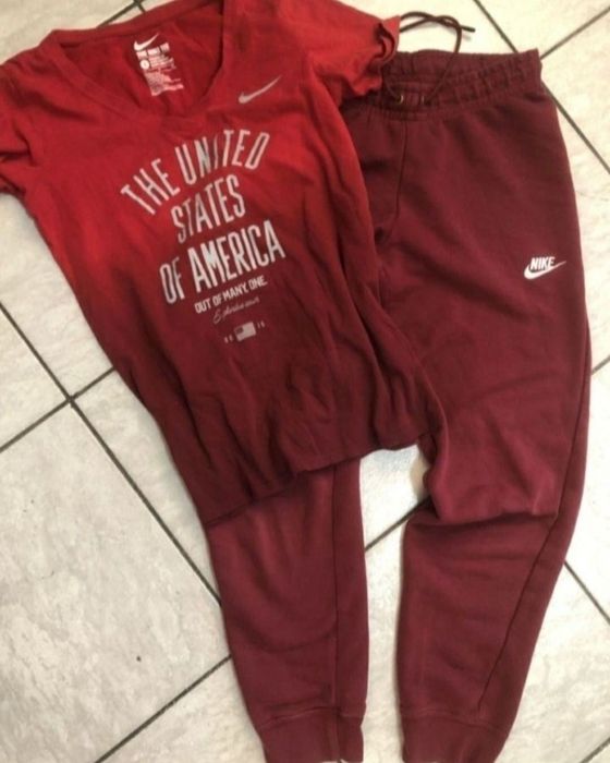 Nike Sportswear Essential лот бордо номер S