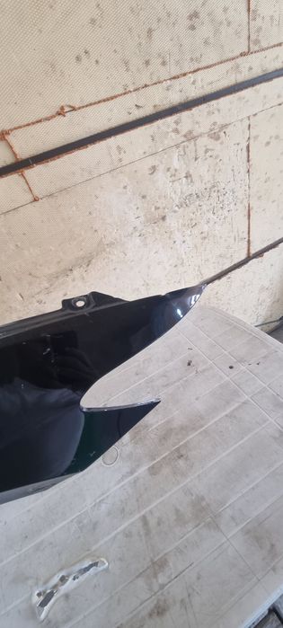 Aripa dreapta fata passat b8