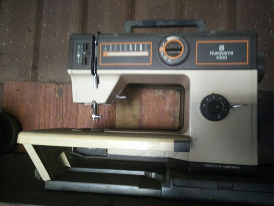 Masina cusut HUSQVARNA 4000 SERIE