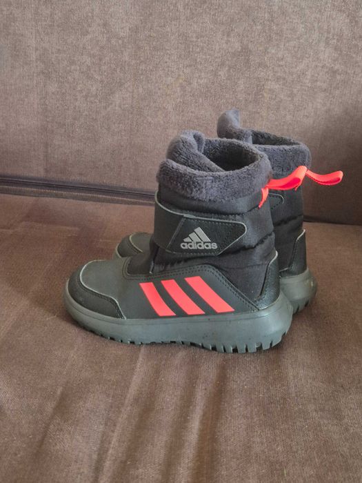 Адидас ботуши 29