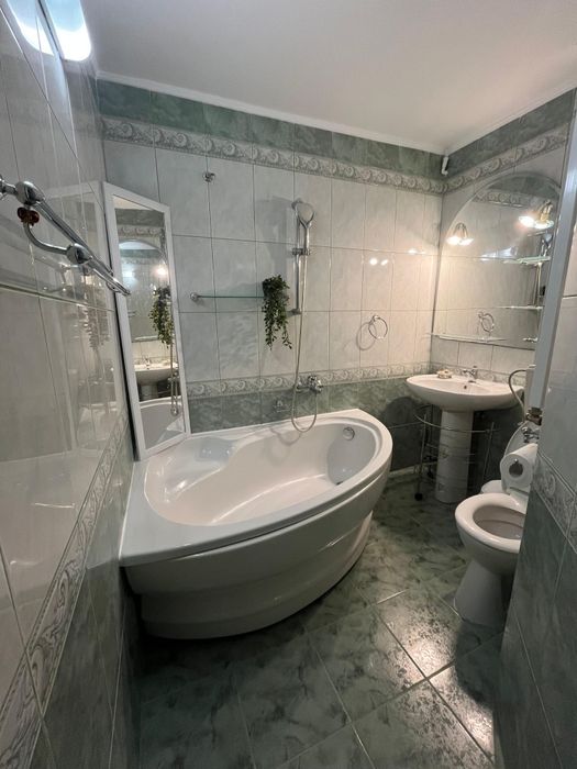 Inchiriez Apartament duplex 3 camere zona Gara