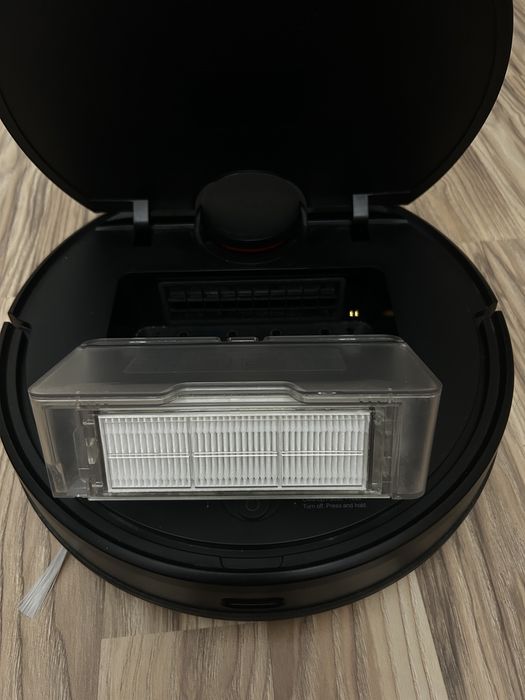 Продам робот пылесос Mi robot vacuum mop p (Xiaomi)