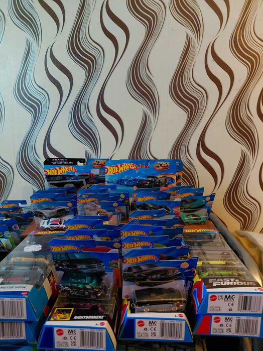 HOT WHEELS колички с карти 244бр.