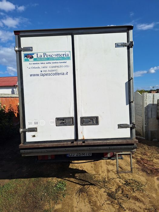 Vând nissan capstar frigorific 3.5t