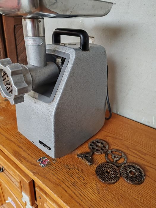 Mașină tocat carne Jupiter 863, motor 750 W putere