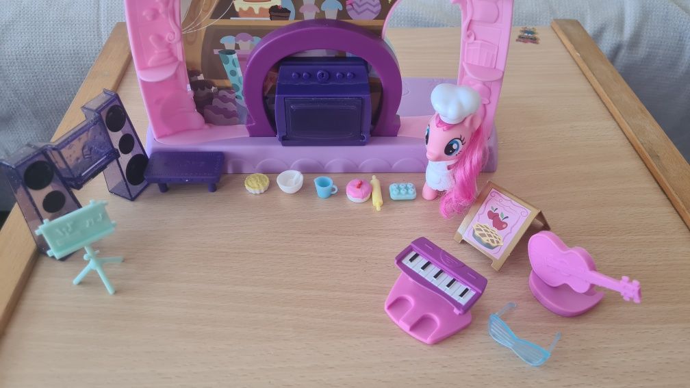 Set figurine My Little Pony, Sala de clasa magica a lui Pinkie Pie