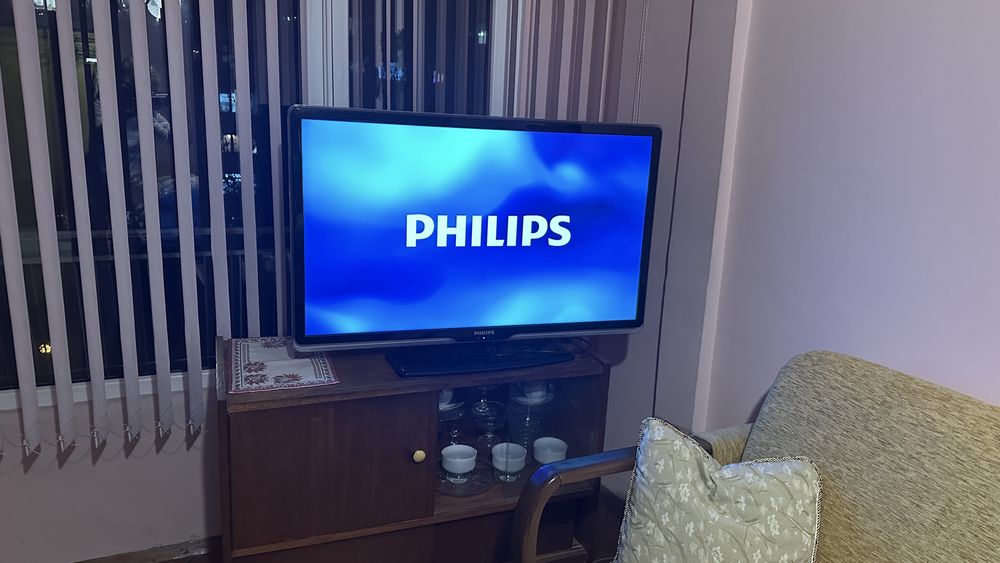 Телевизор Philips 42