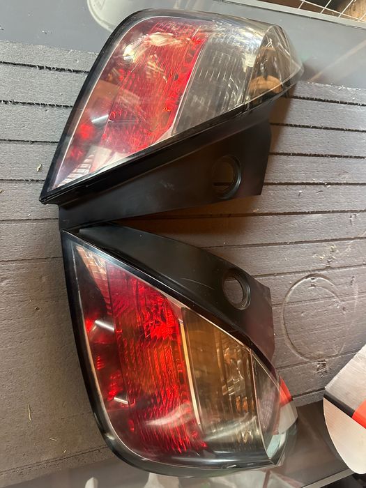 Vând stopuri Opel Astra H Gtc