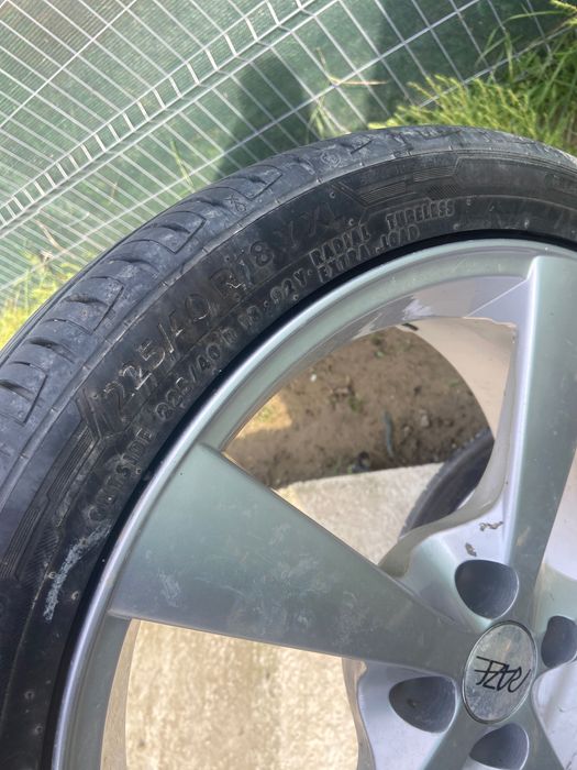 2 jante plus 4 cauciucuri vara 225. /40 R18 XL