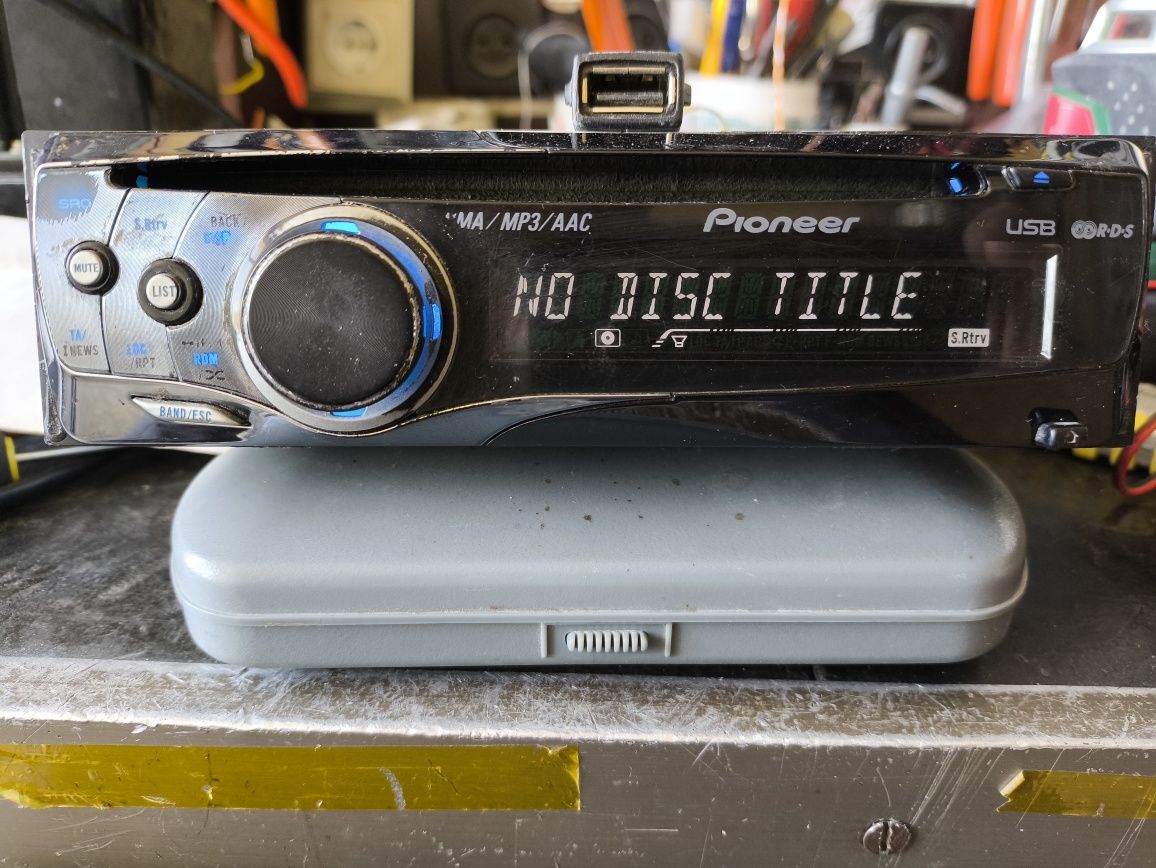 Висок клас авто радио Mp3/CD плейър и USB Pioneer DEH-50UB