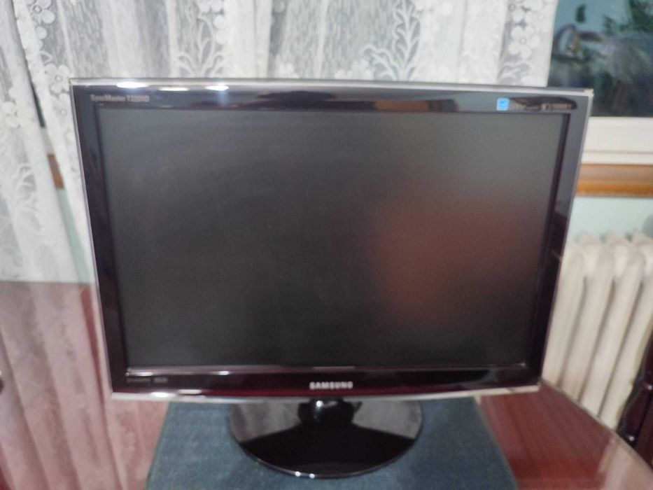 Vand monitor SAMSUNG in perfecta stare de functionare