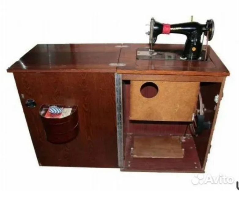 Швейная машинка, кабинетная б/у