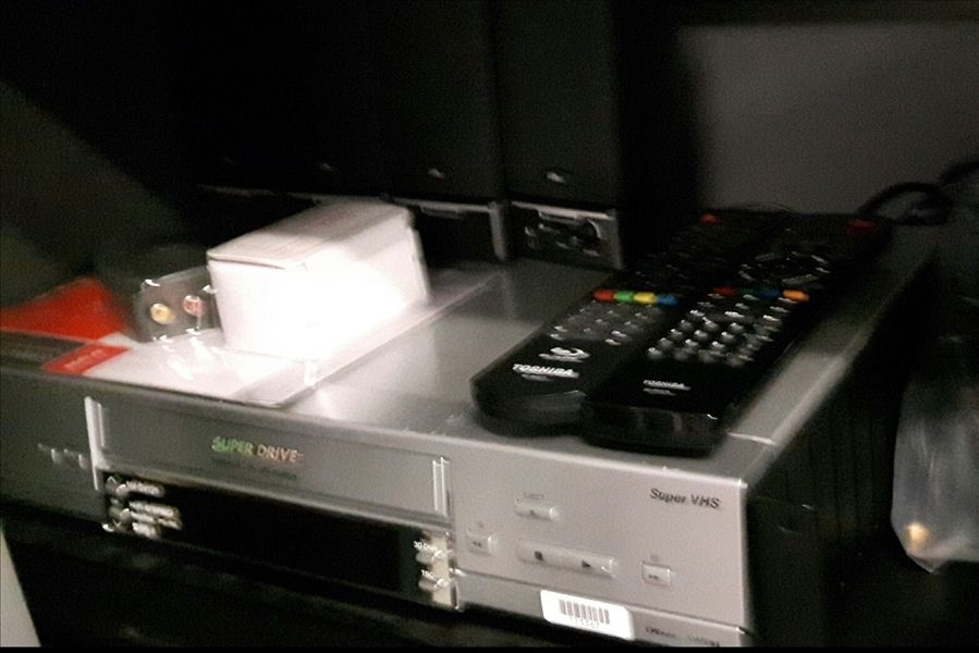 DVD bluray players,(Sony,Toshiba,Panasonic),video monitoring,speakers
