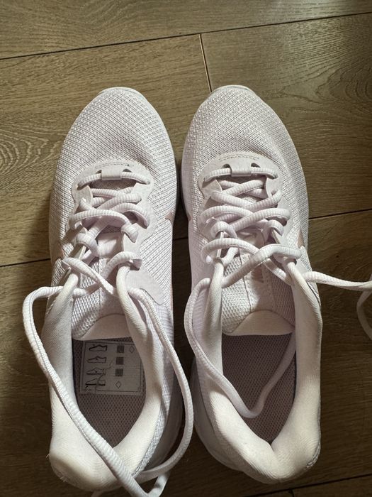 Дамски маратонки Nike