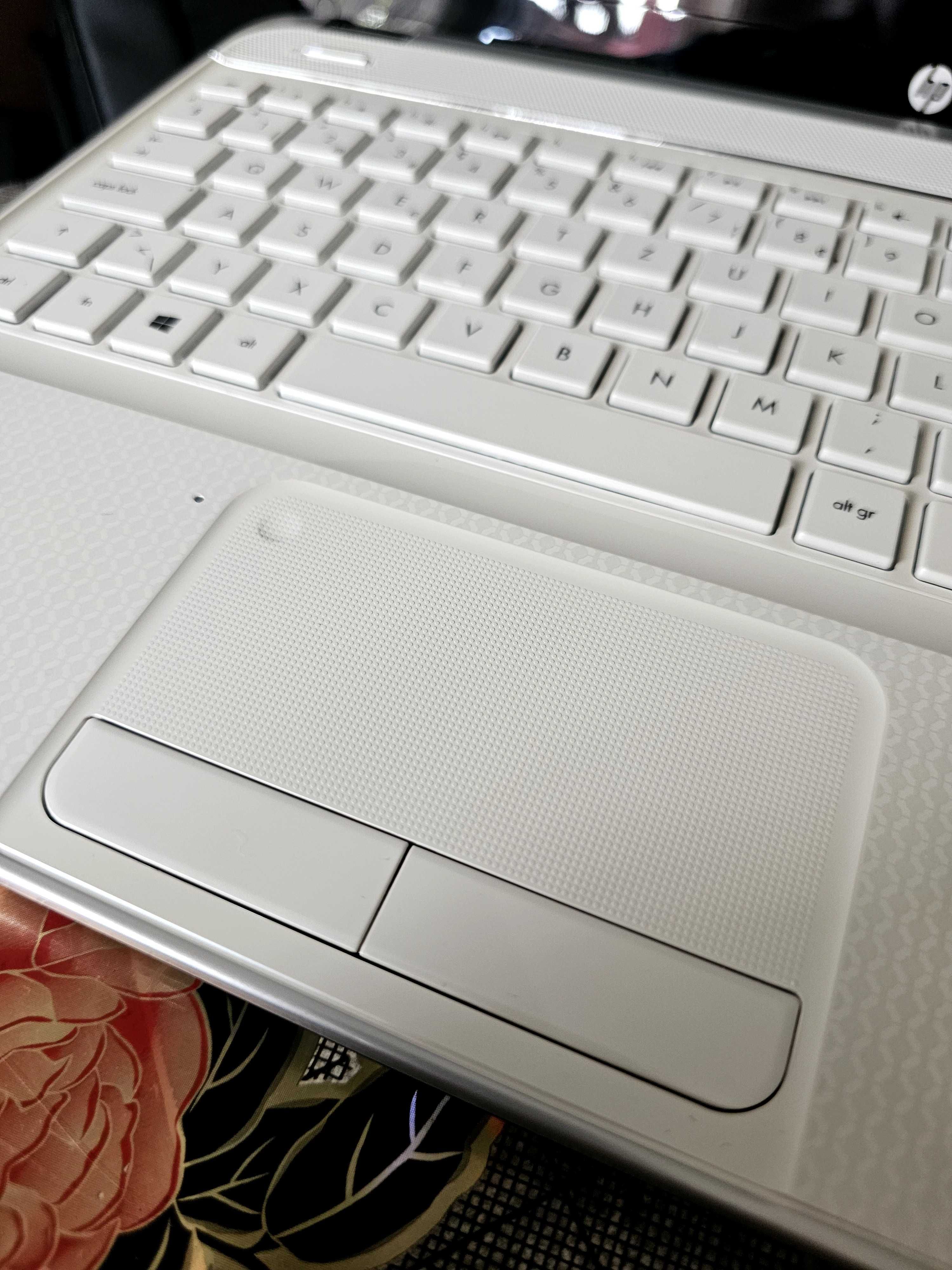 Laptop HP, 1Tb SSD, 8 Gb Rami