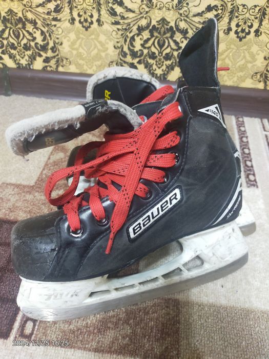 Продам хоккейные коньки