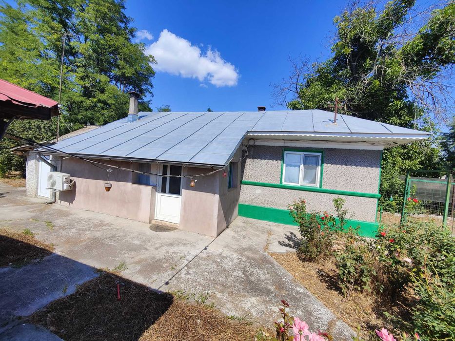 Vând proprietate cu 2 case în Comuna Mănăstirea, Călărași