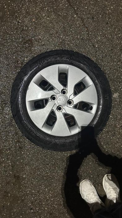 Зимние диски с шиной комплект