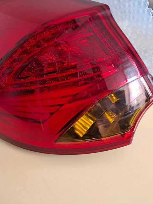 2014 KIA CEED Mk2 (JD) хечбек ляв заден стоп LED