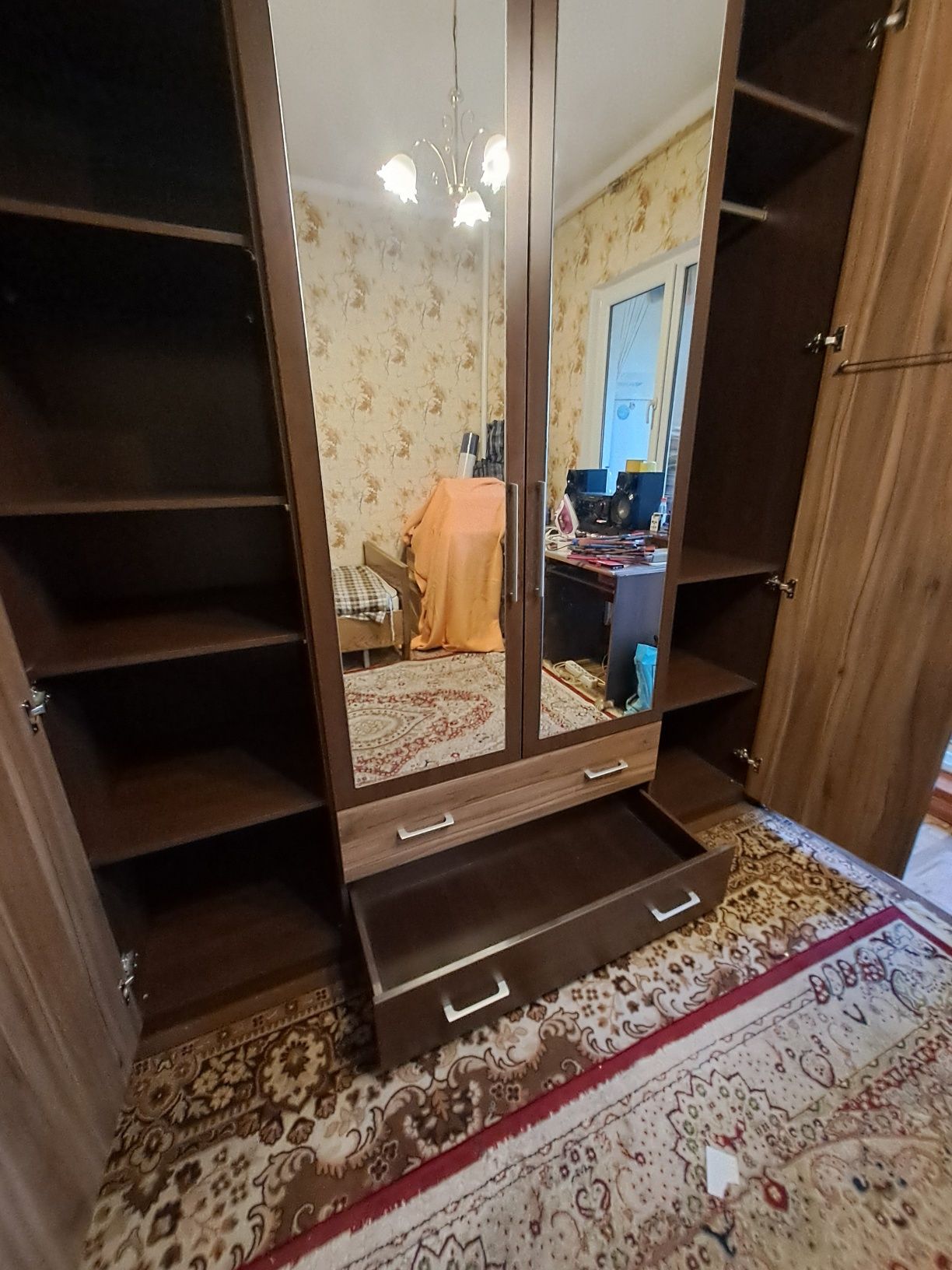 Шкаф шифоньер бу